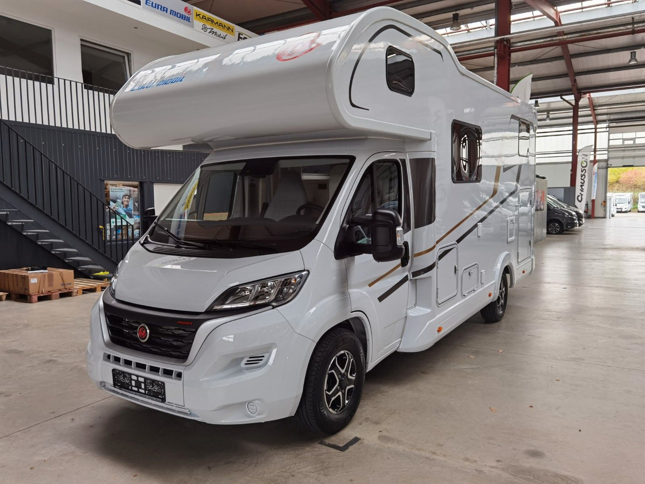 Alkoven Wohnmobil Eura Mobil ACTIVA ONE 690 HB / 180PS-40H MAXI/ PANORAMADACH: das Bild 7 Alkoven Wohnmobil Eura Mobil ACTIVA ONE 690 HB / 180PS-40H MAXI/ PANORAMADACH: das Bild 7