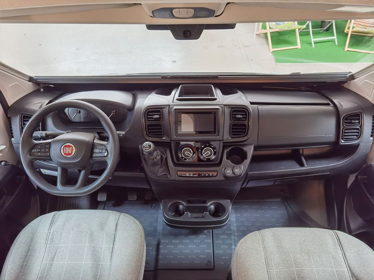 Alkoven Wohnmobil Eura Mobil ACTIVA ONE 690 HB / 180PS-40H MAXI/ PANORAMADACH: das Bild 13 Alkoven Wohnmobil Eura Mobil ACTIVA ONE 690 HB / 180PS-40H MAXI/ PANORAMADACH: das Bild 13