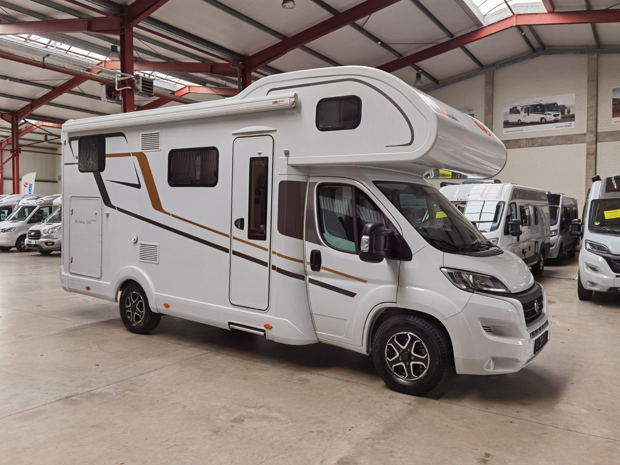 Alkoven Wohnmobil Eura Mobil ACTIVA ONE 690 HB / 180PS-40H MAXI/ PANORAMADACH: das Bild 8 Alkoven Wohnmobil Eura Mobil ACTIVA ONE 690 HB / 180PS-40H MAXI/ PANORAMADACH: das Bild 8