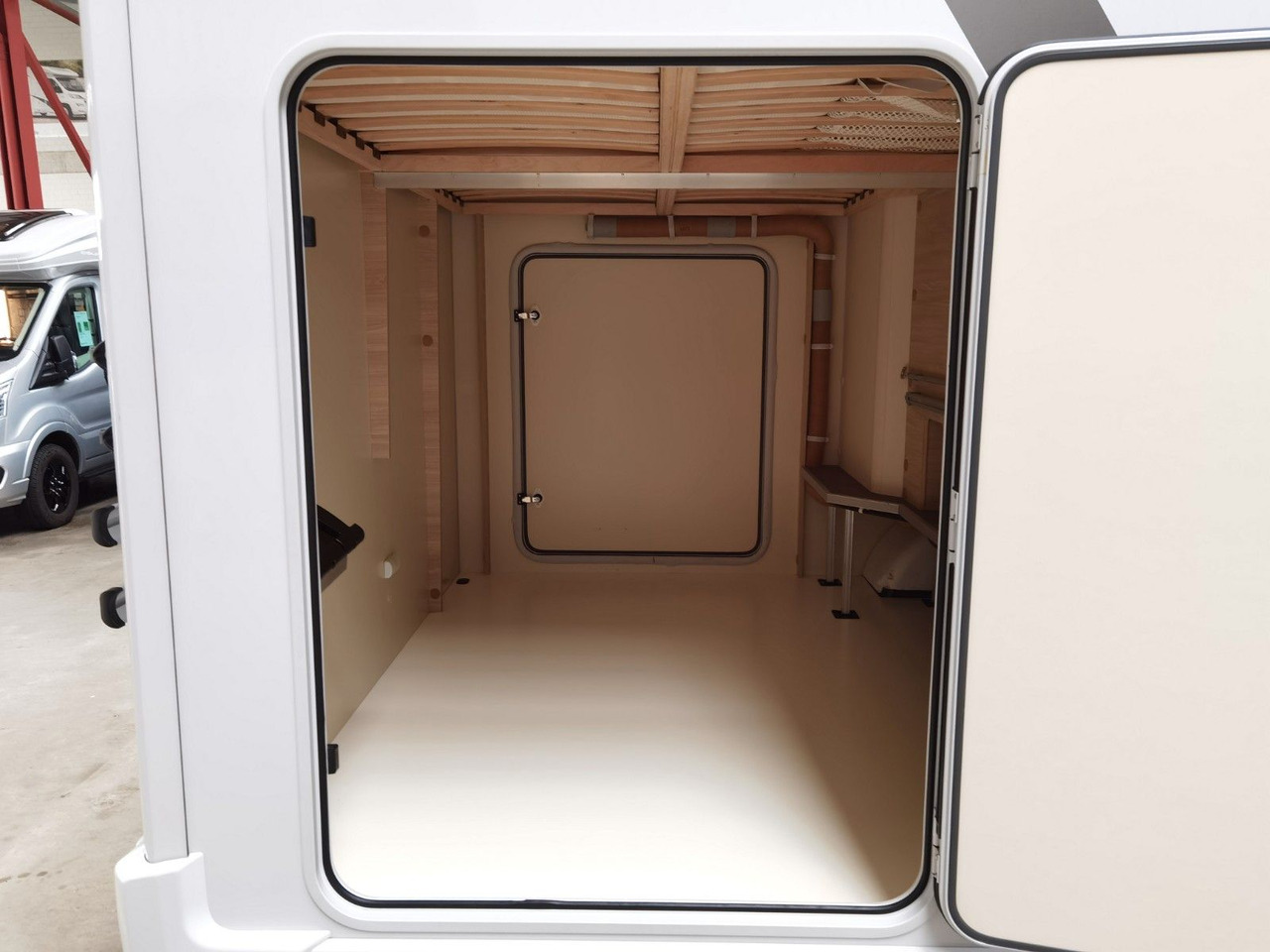 Alkoven Wohnmobil Eura Mobil ACTIVA ONE 690 HB / 180PS-40H MAXI/ PANORAMADACH: das Bild 12 Alkoven Wohnmobil Eura Mobil ACTIVA ONE 690 HB / 180PS-40H MAXI/ PANORAMADACH: das Bild 12