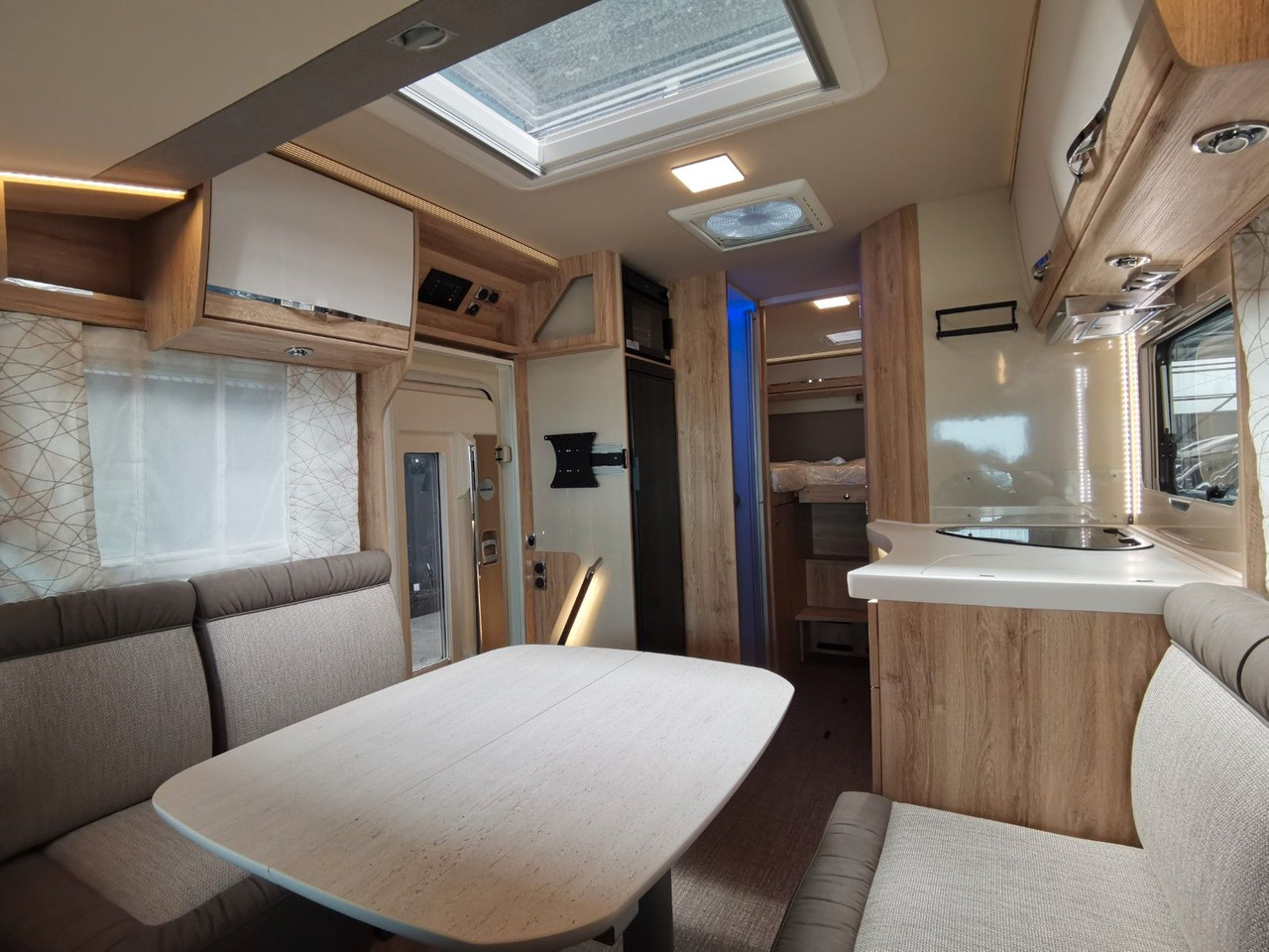 Eura Mobil INTEGRA LINE 720 EF /180PS-9G MAXI/ EINZELBETTEN – Leasing Eura Mobil INTEGRA LINE 720 EF /180PS-9G MAXI/ EINZELBETTEN: das Bild 12