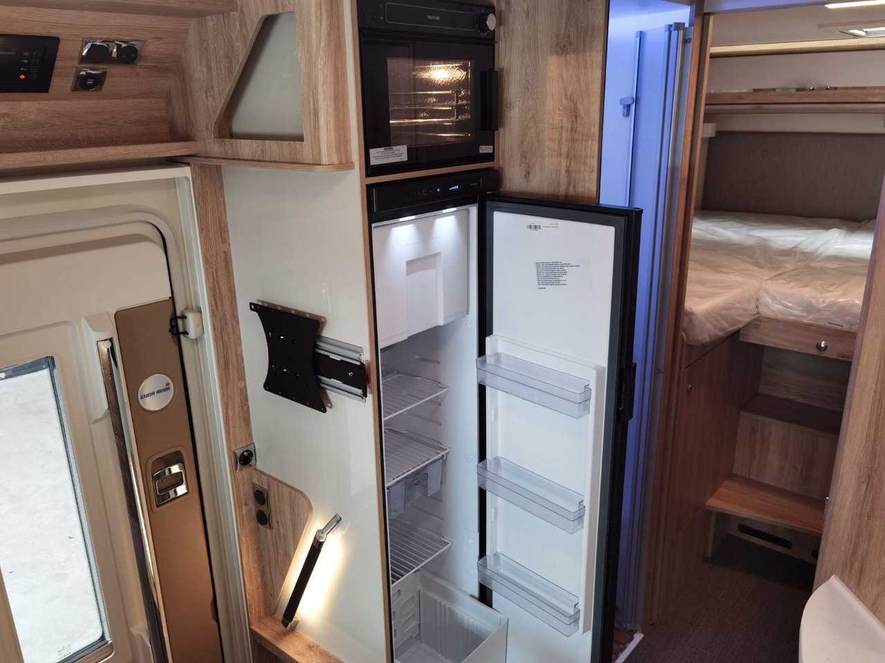 Eura Mobil INTEGRA LINE 720 EF /180PS-9G MAXI/ EINZELBETTEN – Leasing Eura Mobil INTEGRA LINE 720 EF /180PS-9G MAXI/ EINZELBETTEN: das Bild 15