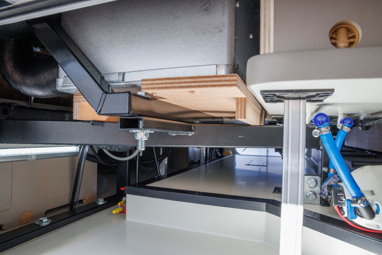 Integriertes Wohnmobil Eura Mobil INTEGRA LINE GT 726 EF / MB 170PS-9G / MOD.2026: das Bild 8