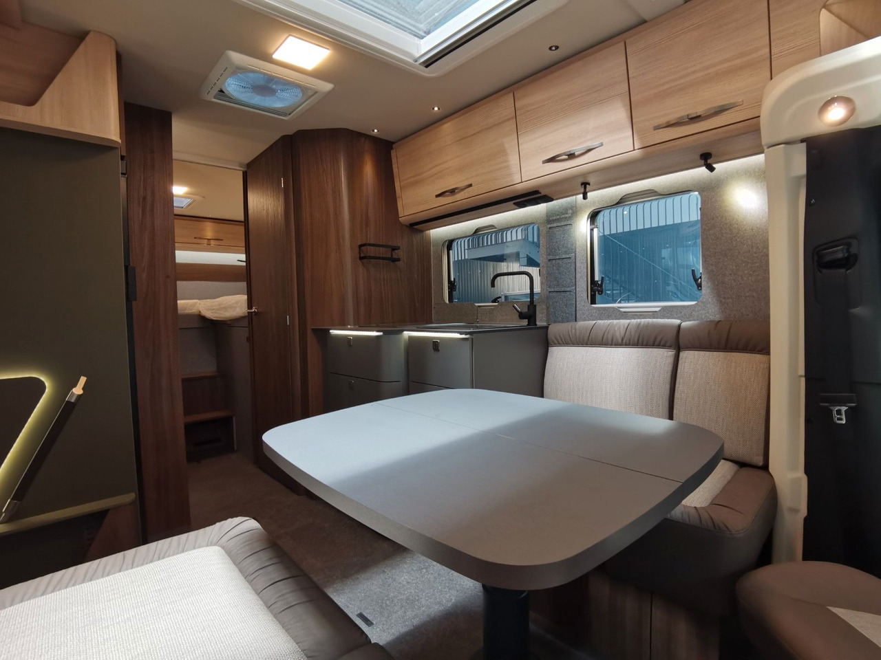 Teilintegriertes Wohnmobil Eura Mobil PROFILA T 726 EF / -2025-/ MONDIAL PLUS & S-PAKE: das Bild 16 Teilintegriertes Wohnmobil Eura Mobil PROFILA T 726 EF / -2025-/ MONDIAL PLUS & S-PAKE: das Bild 16