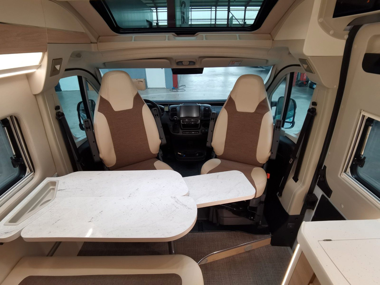 Camper Van Eura Mobil VAN 635 EB / 180 PS -9G / EINZELBETTEN: das Bild 12 Camper Van Eura Mobil VAN 635 EB / 180 PS -9G / EINZELBETTEN: das Bild 12