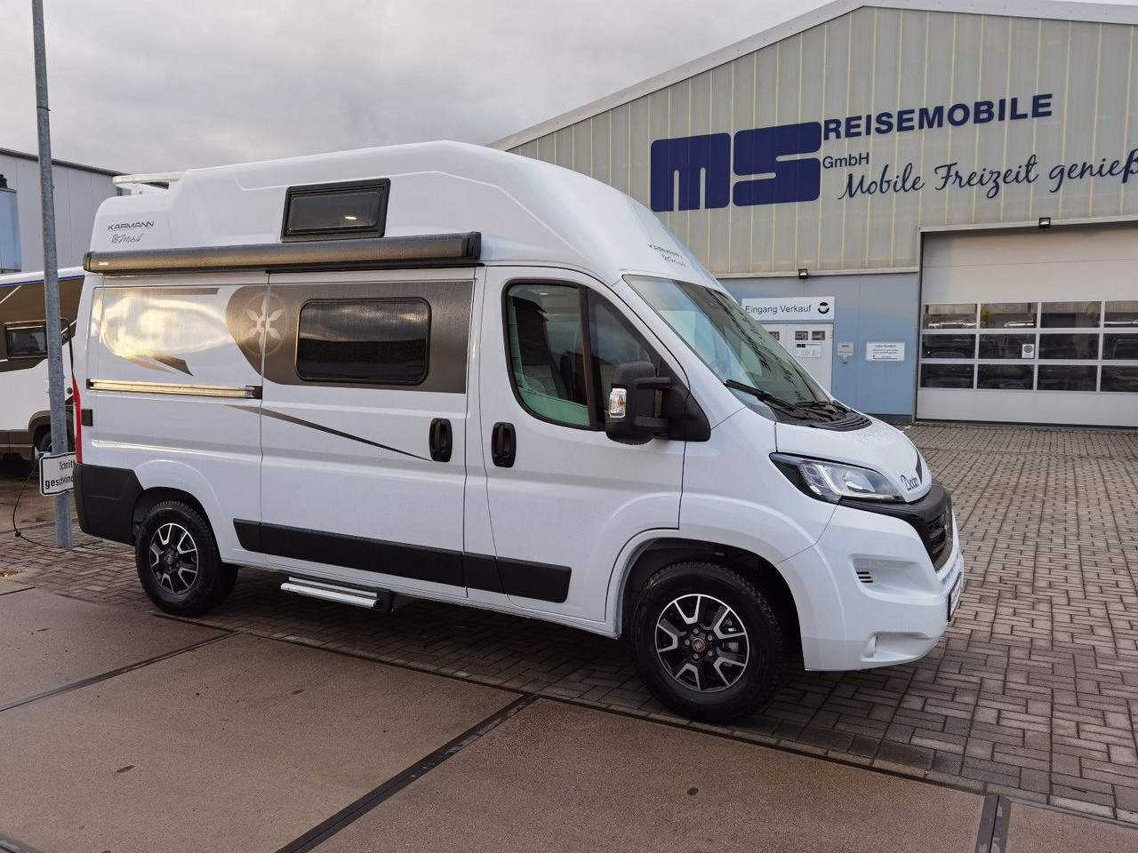 Karmann DEXTER 550 / 140PS / CONCEPT - PAKET & HUBBETT - Camper Van: das Bild 4 Karmann DEXTER 550 / 140PS / CONCEPT - PAKET & HUBBETT - Camper Van: das Bild 4