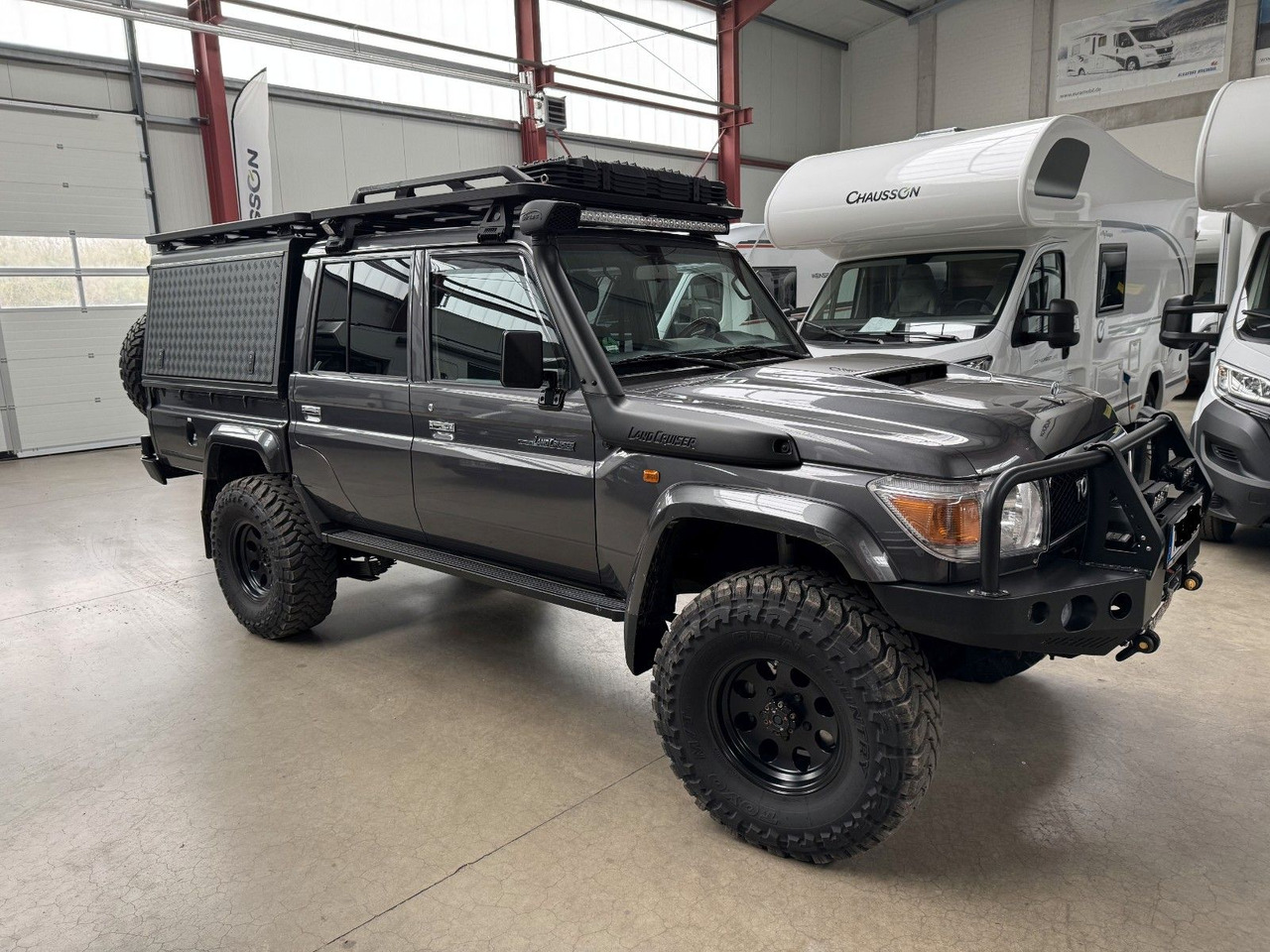Toyota GRJ 79 DC - VX LIMITED / VIELE EXTRAS - SUV/ Geländewagen: das Bild 2 Toyota GRJ 79 DC - VX LIMITED / VIELE EXTRAS - SUV/ Geländewagen: das Bild 2