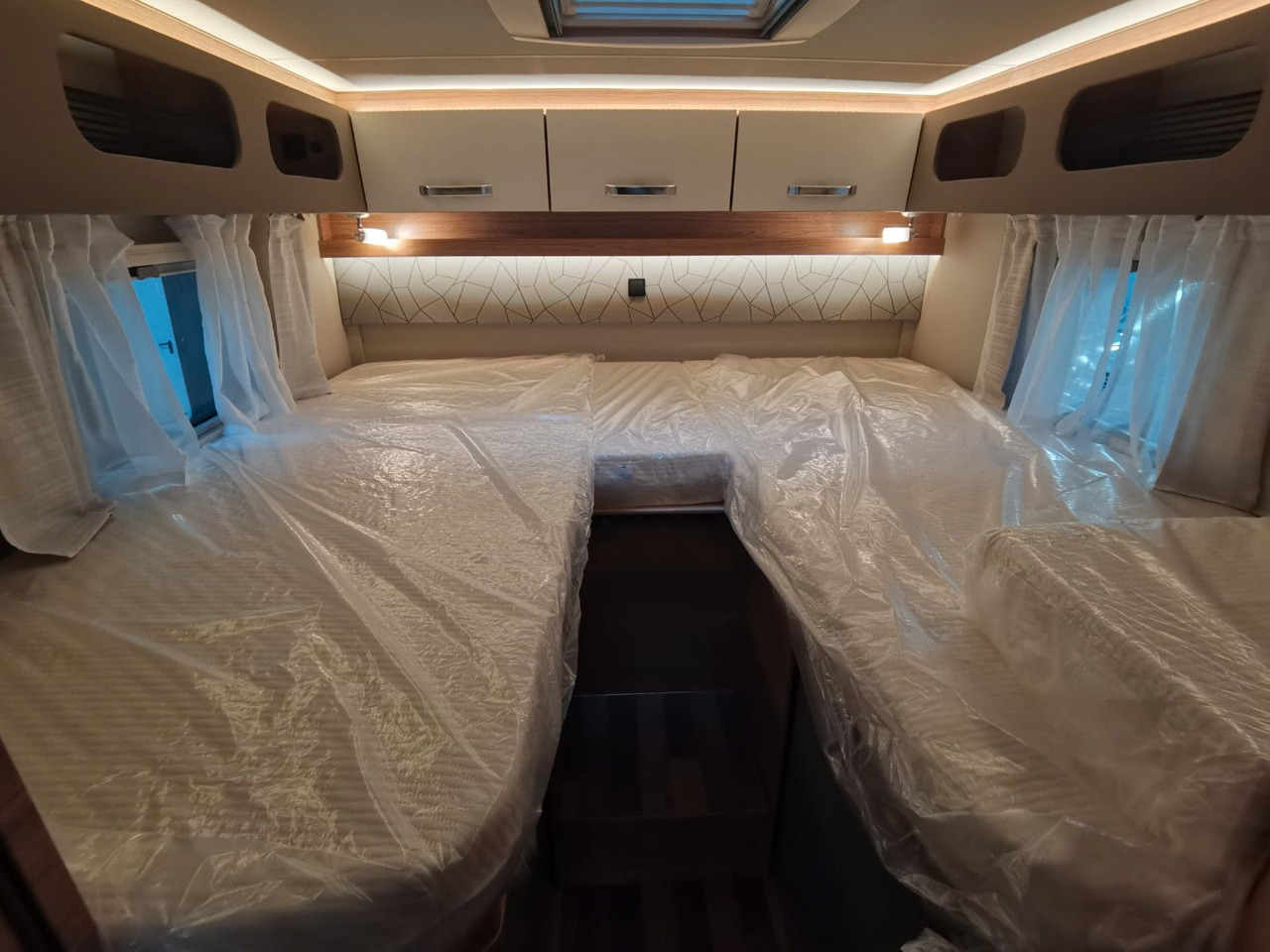 Teilintegriertes Wohnmobil Weinsberg CARACOMPACT 600 MEG EDITION PEPPER /-MODELL 2025: das Bild 18