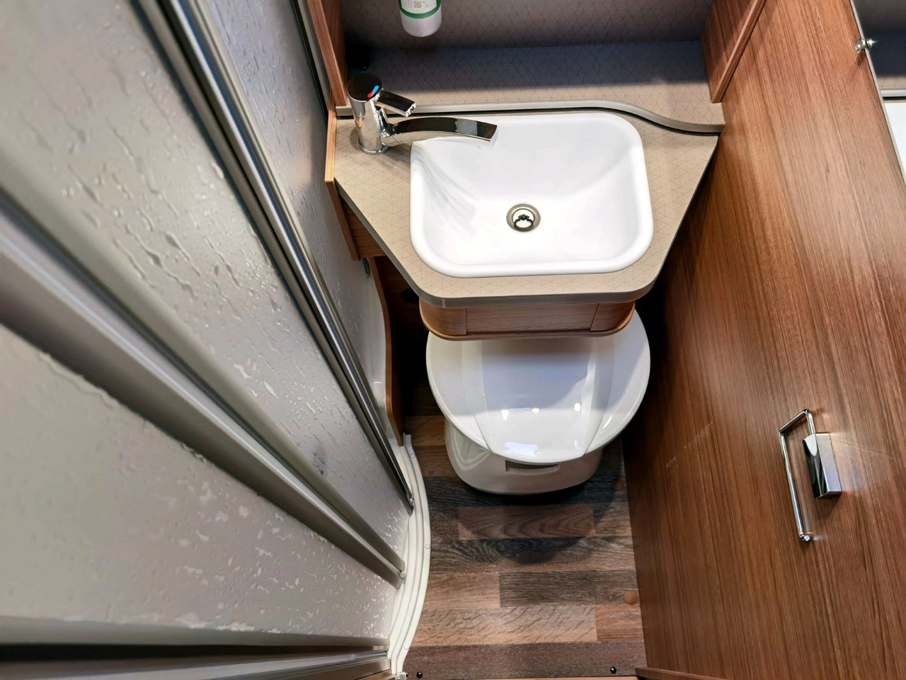 Teilintegriertes Wohnmobil Weinsberg CARACOMPACT 600 MEG EDITION PEPPER / TOP-AUSSTAT: das Bild 26 Teilintegriertes Wohnmobil Weinsberg CARACOMPACT 600 MEG EDITION PEPPER / TOP-AUSSTAT: das Bild 26