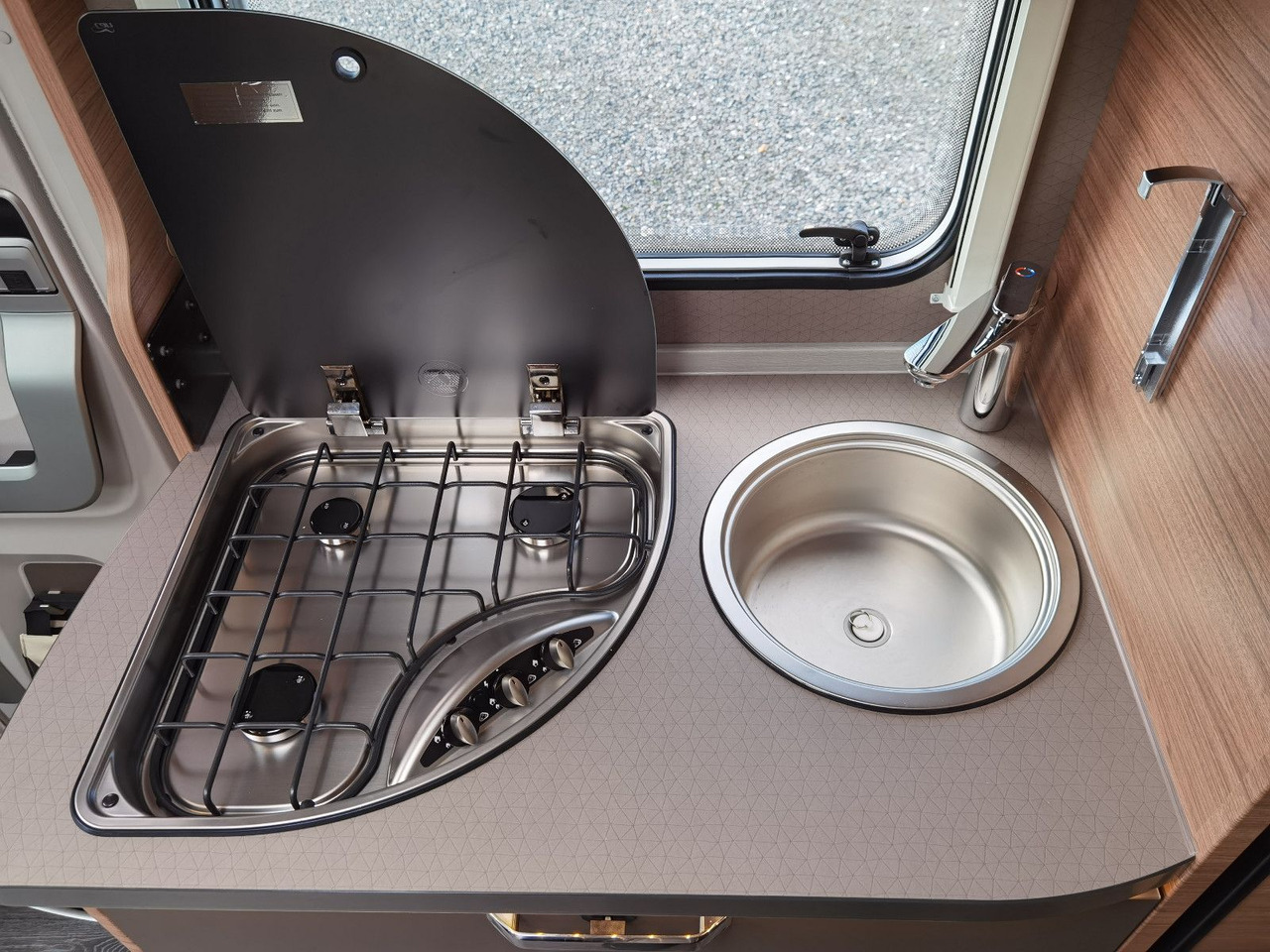 Teilintegriertes Wohnmobil neu kaufen Weinsberg CARACOMPACT 640 MEG EDITION-PEPPER /-MODELL 2025 Weinsberg CARACOMPACT 640 MEG EDITION-PEPPER /-MODELL 2025: das Bild 16