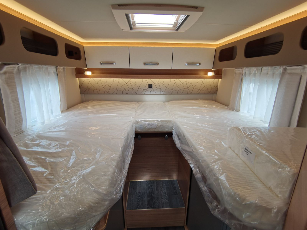 Teilintegriertes Wohnmobil neu kaufen Weinsberg CARACOMPACT 640 MEG EDITION-PEPPER /-MODELL 2025 Weinsberg CARACOMPACT 640 MEG EDITION-PEPPER /-MODELL 2025: das Bild 18