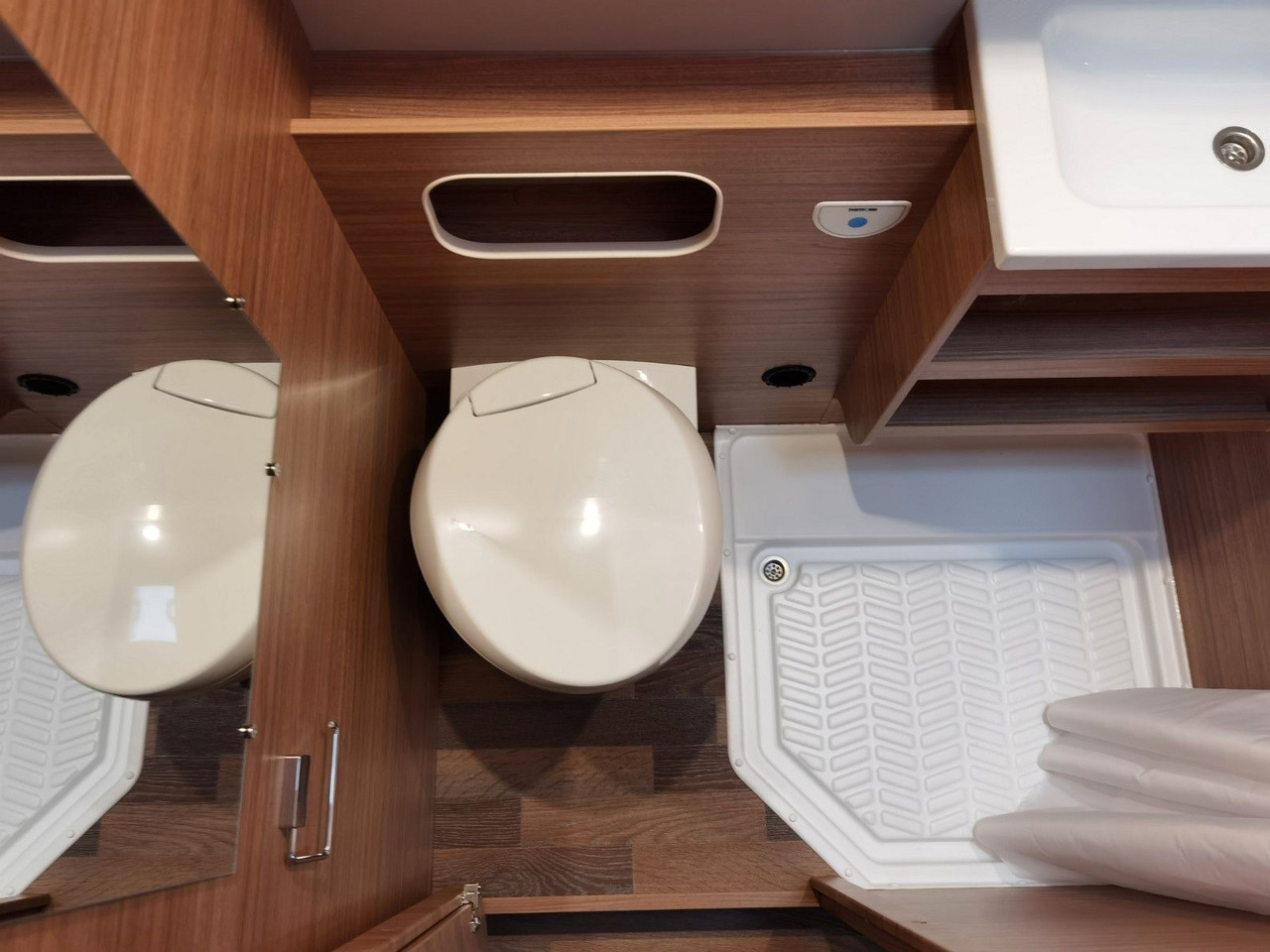 Alkoven Wohnmobil Weinsberg CARAHOME 600 DKG / 140PS / ETAGENBETTEN / 5xPERS: das Bild 26