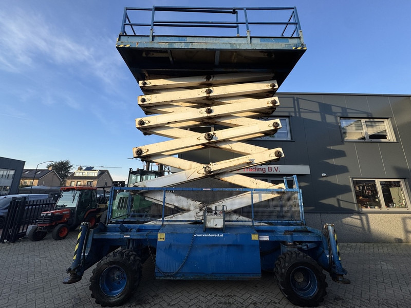 Holland lift Combistar B-195DL25 Schaarhoogwerker 22M Werkhoogte Hatz Diesel 4X4 2003 - Scherenbühne: das Bild 4 Holland lift Combistar B-195DL25 Schaarhoogwerker 22M Werkhoogte Hatz Diesel 4X4 2003 - Scherenbühne: das Bild 4