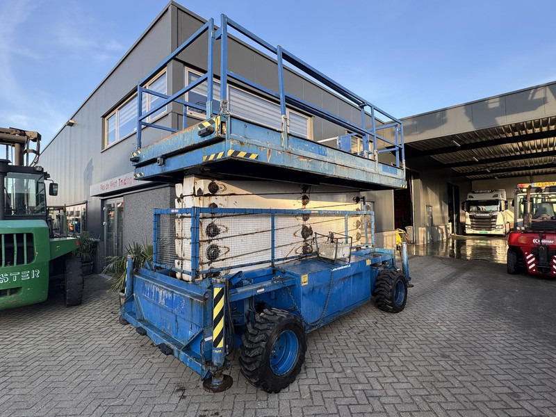 Holland lift Combistar B-195DL25 Schaarhoogwerker 22M Werkhoogte Hatz Diesel 4X4 2003 - Scherenbühne: das Bild 3 Holland lift Combistar B-195DL25 Schaarhoogwerker 22M Werkhoogte Hatz Diesel 4X4 2003 - Scherenbühne: das Bild 3