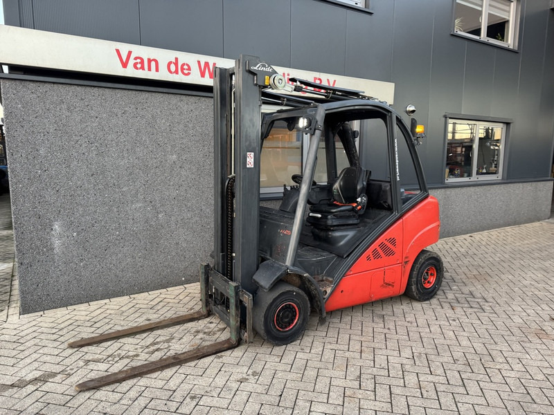 Linde H25D-02 Triplo 545 Freelift / Sideshift / VW Diesel 2017 - Dieselstapler: das Bild 2 Linde H25D-02 Triplo 545 Freelift / Sideshift / VW Diesel 2017 - Dieselstapler: das Bild 2