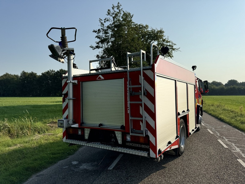 Mercedes-Benz 1124 - Feuerwehrfahrzeug: das Bild 4 Mercedes-Benz 1124 - Feuerwehrfahrzeug: das Bild 4