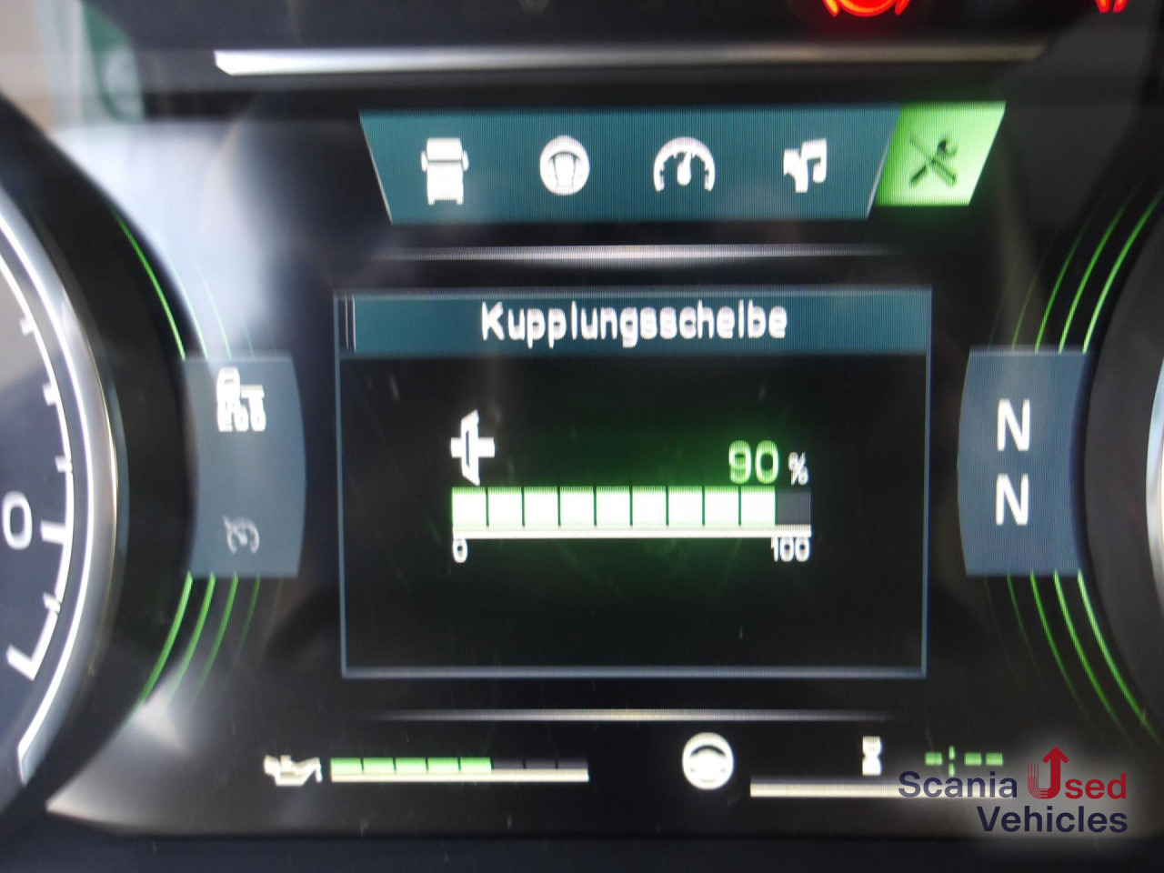 SCANIA P 320 B6x2*4NB / EWERS Schwenkwandaufbau - Getränkeaufbau LKW: das Bild 4 SCANIA P 320 B6x2*4NB / EWERS Schwenkwandaufbau - Getränkeaufbau LKW: das Bild 4