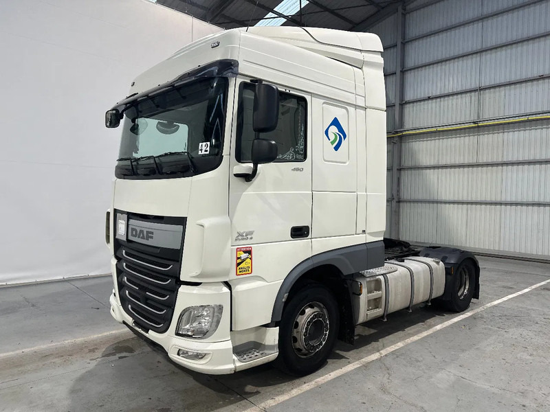 DAF XF 106.460 Spacecab - Sattelzugmaschine: das Bild 1 DAF XF 106.460 Spacecab - Sattelzugmaschine: das Bild 1