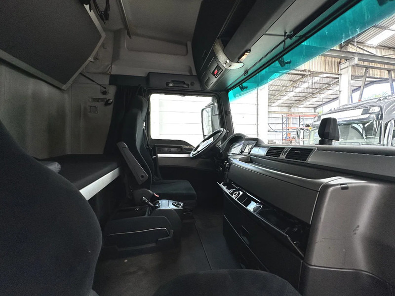 Sattelzugmaschine MAN TGX 18.440 SPACECAB / AIRCO / MOTORPROBLEM /PROBLEME DE MOTEUR: das Bild 11