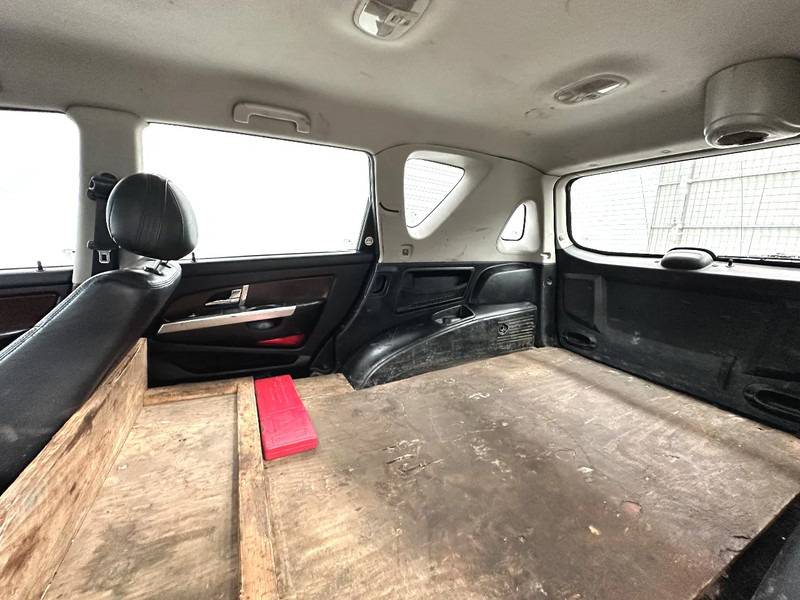 PKW SsangYong Rexton AIRCO / LEATHER / MOTEUR MERCEDES - MERCEDES MOTOR: das Bild 12