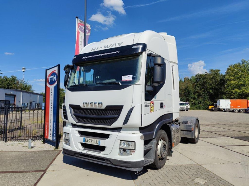Iveco AS440S48T/P HI-WAY 480 Retarder Euro6 - Sattelzugmaschine: das Bild 2 Iveco AS440S48T/P HI-WAY 480 Retarder Euro6 - Sattelzugmaschine: das Bild 2