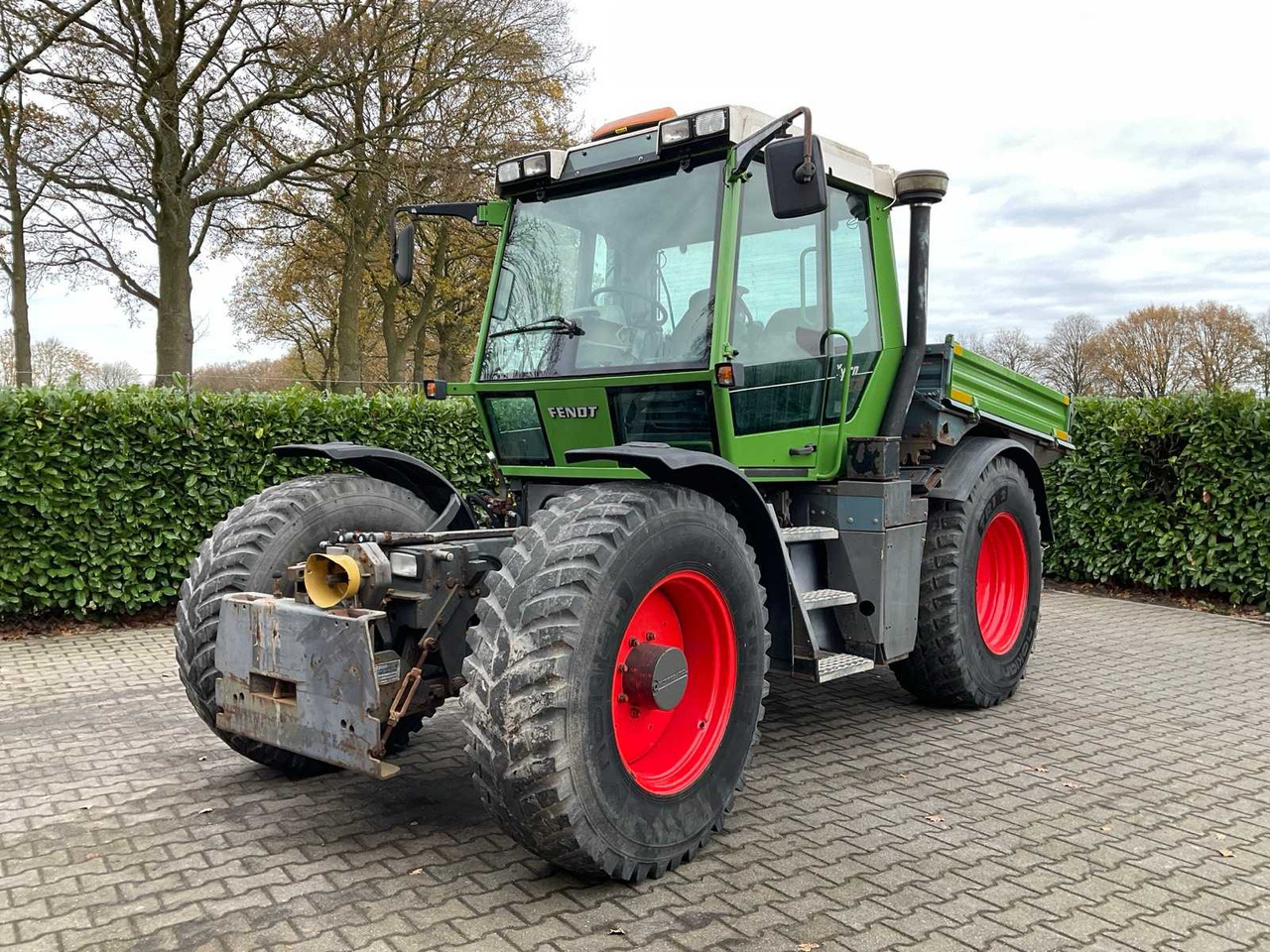 2001 FENDT XYLON 520 ALL-WHEEL DRIVE FARM TRACTOR - Traktor: das Bild 1 2001 FENDT XYLON 520 ALL-WHEEL DRIVE FARM TRACTOR - Traktor: das Bild 1