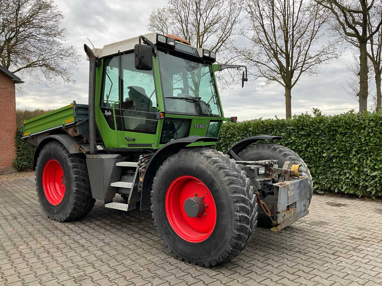 2001 FENDT XYLON 520 ALL-WHEEL DRIVE FARM TRACTOR - Traktor: das Bild 5 2001 FENDT XYLON 520 ALL-WHEEL DRIVE FARM TRACTOR - Traktor: das Bild 5