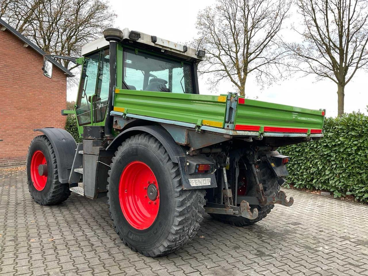 2001 FENDT XYLON 520 ALL-WHEEL DRIVE FARM TRACTOR - Traktor: das Bild 3 2001 FENDT XYLON 520 ALL-WHEEL DRIVE FARM TRACTOR - Traktor: das Bild 3