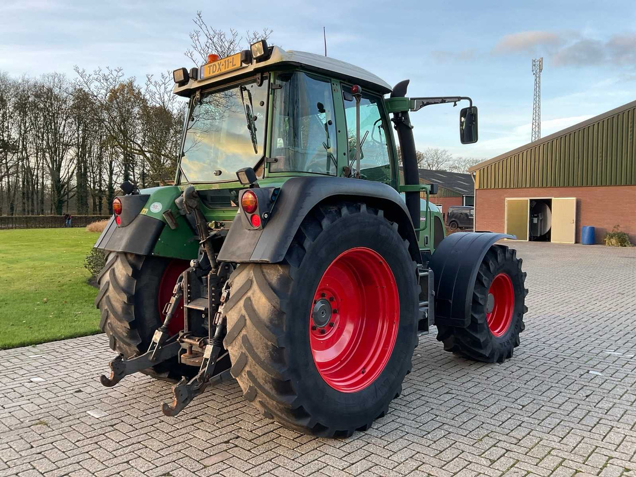 2005 FENDT FARMER 412 VARIO ALL-WHEEL DRIVE FARM TRACTOR - Traktor: das Bild 5 2005 FENDT FARMER 412 VARIO ALL-WHEEL DRIVE FARM TRACTOR - Traktor: das Bild 5