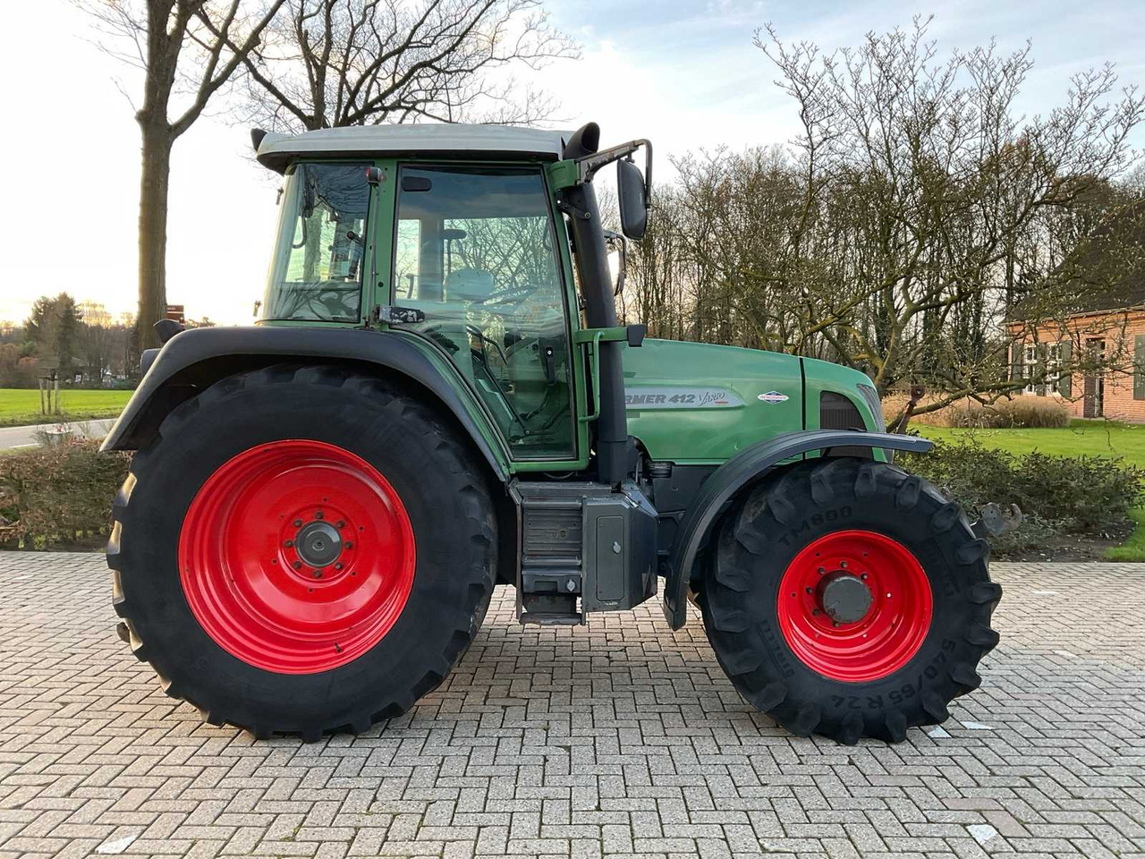 2005 FENDT FARMER 412 VARIO ALL-WHEEL DRIVE FARM TRACTOR - Traktor: das Bild 4 2005 FENDT FARMER 412 VARIO ALL-WHEEL DRIVE FARM TRACTOR - Traktor: das Bild 4