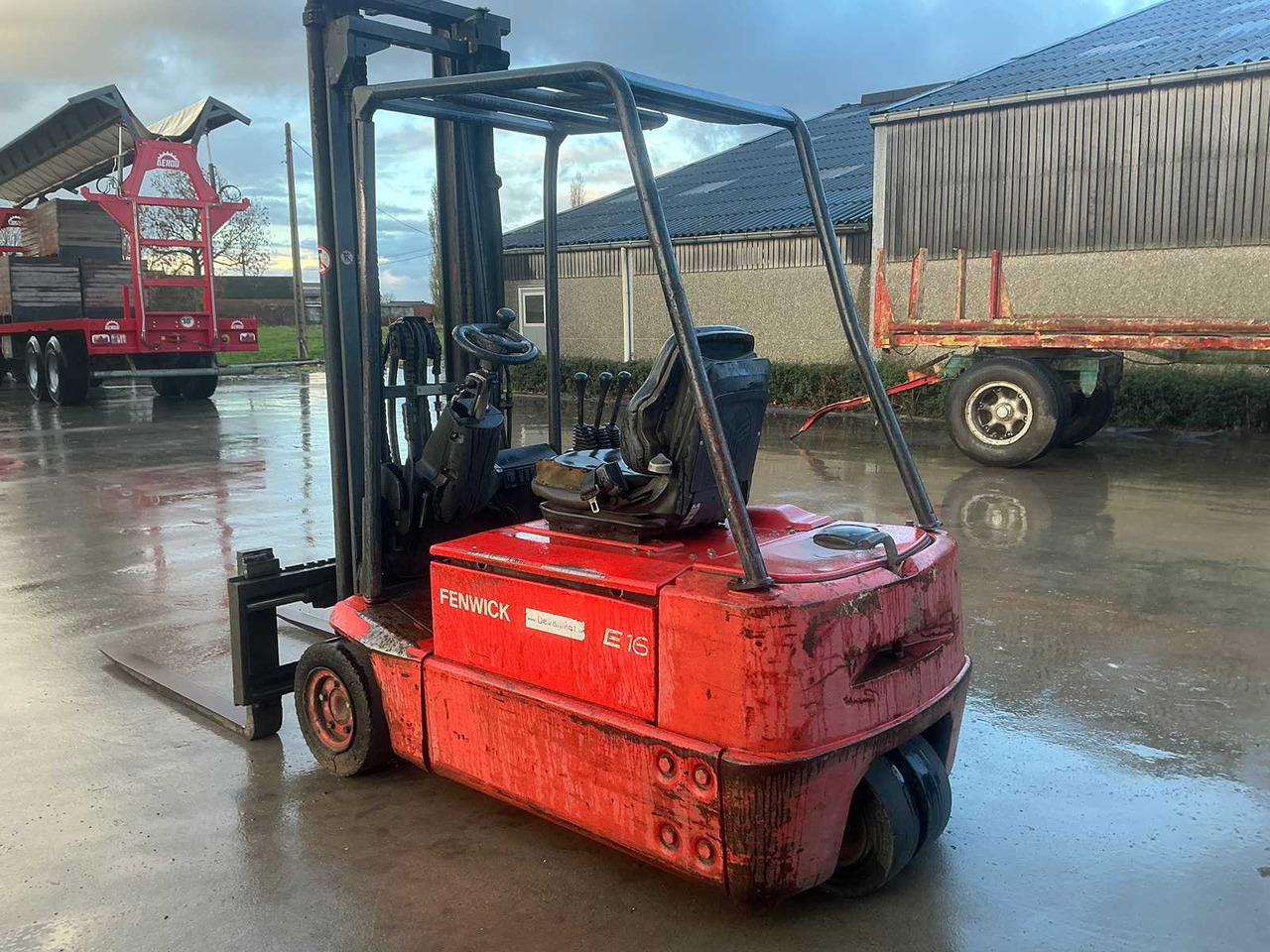 2005 LINDE E16Z-02 FORKLIFT (DEFECTIVE!) - Gabelstapler: das Bild 5 2005 LINDE E16Z-02 FORKLIFT (DEFECTIVE!) - Gabelstapler: das Bild 5