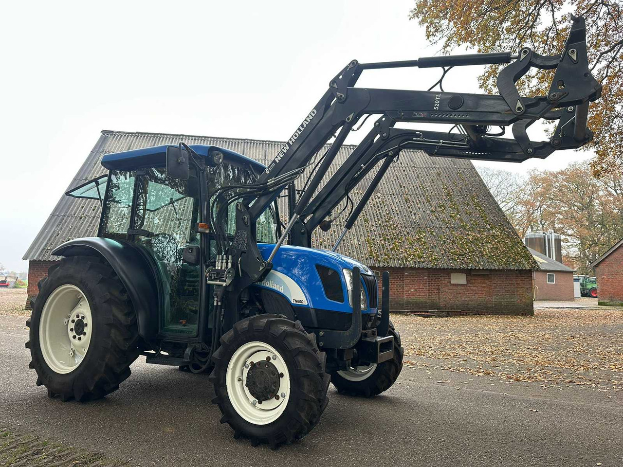 2005 NEW HOLLAND TN60DA ALL-WHEEL DRIVE FARM TRACTOR - Traktor: das Bild 3 2005 NEW HOLLAND TN60DA ALL-WHEEL DRIVE FARM TRACTOR - Traktor: das Bild 3