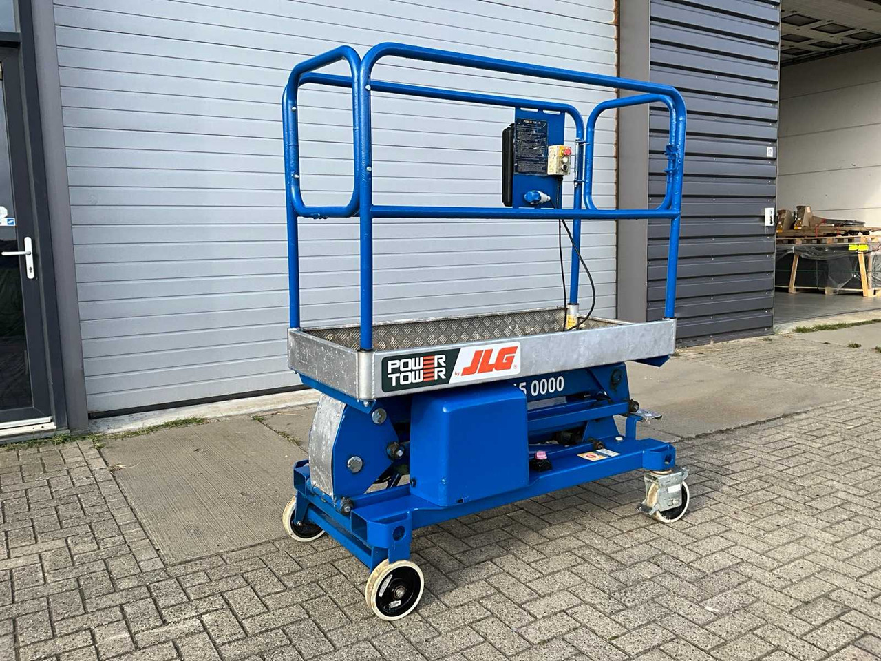 2009 JLG POWER TOWER AERIAL PLATFORM - Arbeitsbühne: das Bild 1 2009 JLG POWER TOWER AERIAL PLATFORM - Arbeitsbühne: das Bild 1