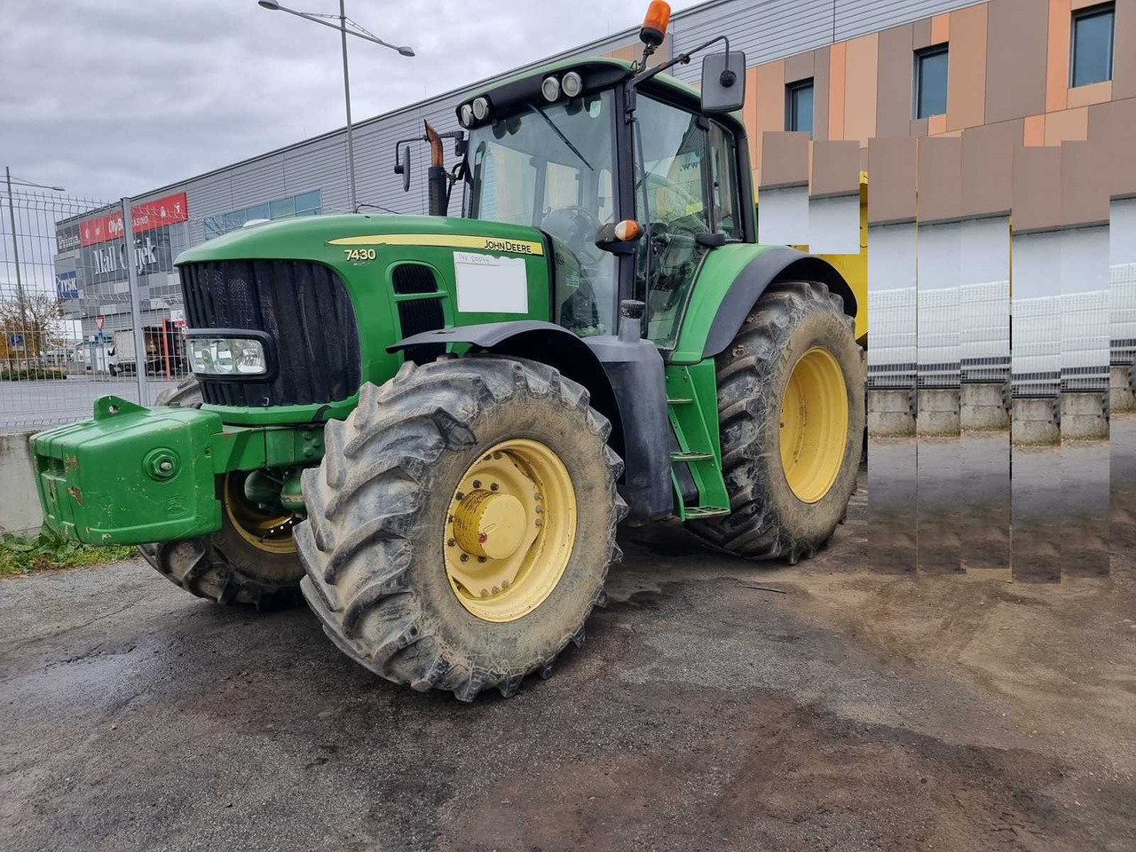 2009 -JOHN DEERE - 7430 MW2 CD44 - 4-WHEEL DRIVE TRACTOR - Traktor: das Bild 1 2009 -JOHN DEERE - 7430 MW2 CD44 - 4-WHEEL DRIVE TRACTOR - Traktor: das Bild 1