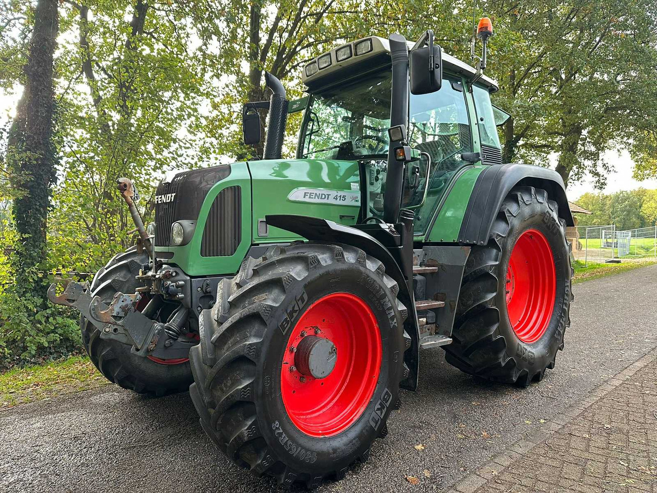 2010 FENDT 415 VARIO TMS ALL-WHEEL DRIVE AGRICULTURAL TRACTOR - Traktor: das Bild 1 2010 FENDT 415 VARIO TMS ALL-WHEEL DRIVE AGRICULTURAL TRACTOR - Traktor: das Bild 1