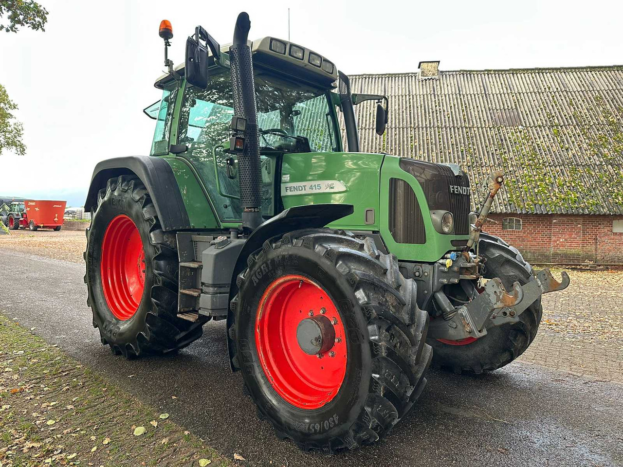 2010 FENDT 415 VARIO TMS ALL-WHEEL DRIVE AGRICULTURAL TRACTOR - Traktor: das Bild 3 2010 FENDT 415 VARIO TMS ALL-WHEEL DRIVE AGRICULTURAL TRACTOR - Traktor: das Bild 3