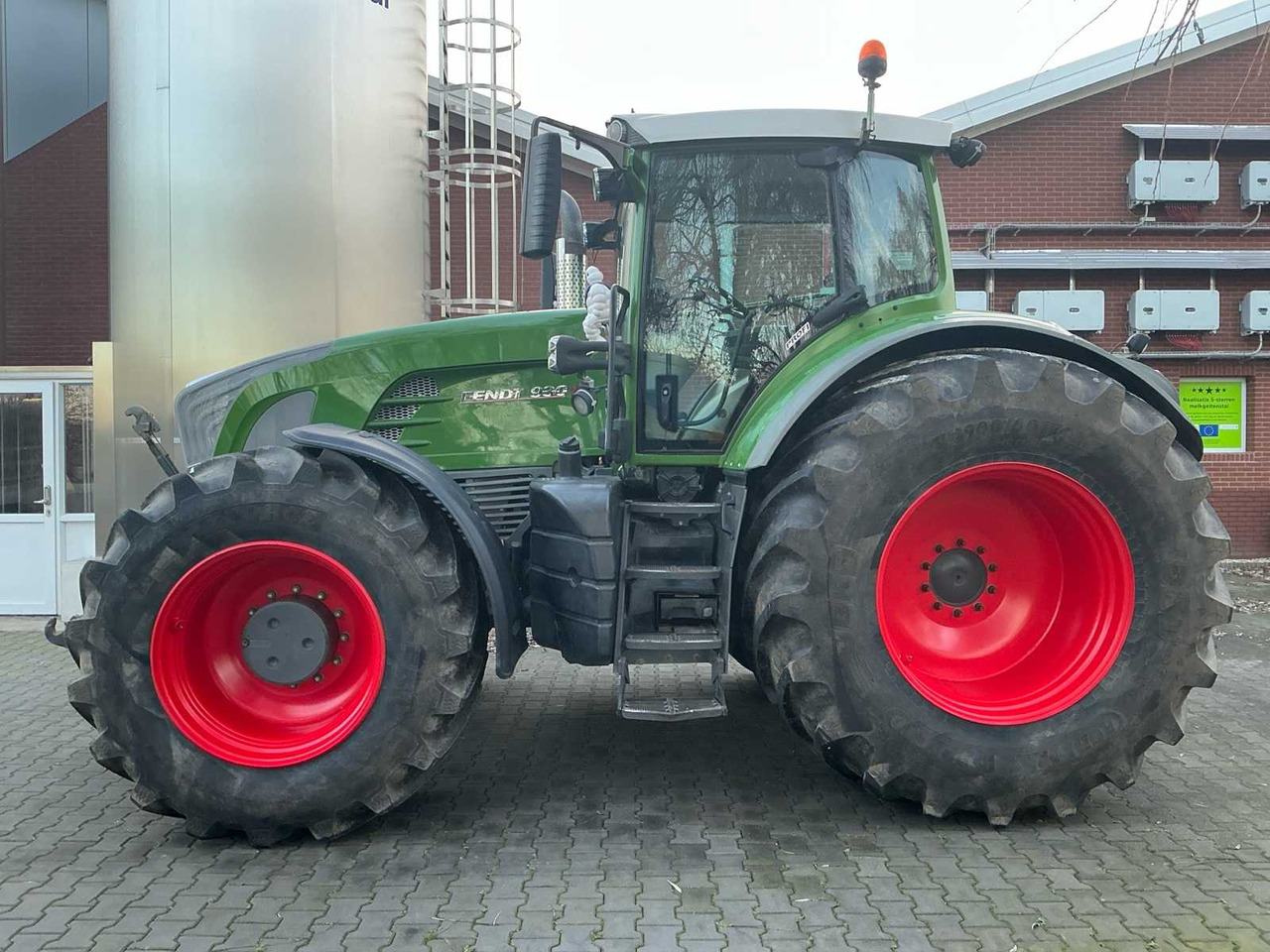 2010 FENDT 930 VARIO ALL-WHEEL DRIVE FARM TRACTOR - Traktor: das Bild 2 2010 FENDT 930 VARIO ALL-WHEEL DRIVE FARM TRACTOR - Traktor: das Bild 2