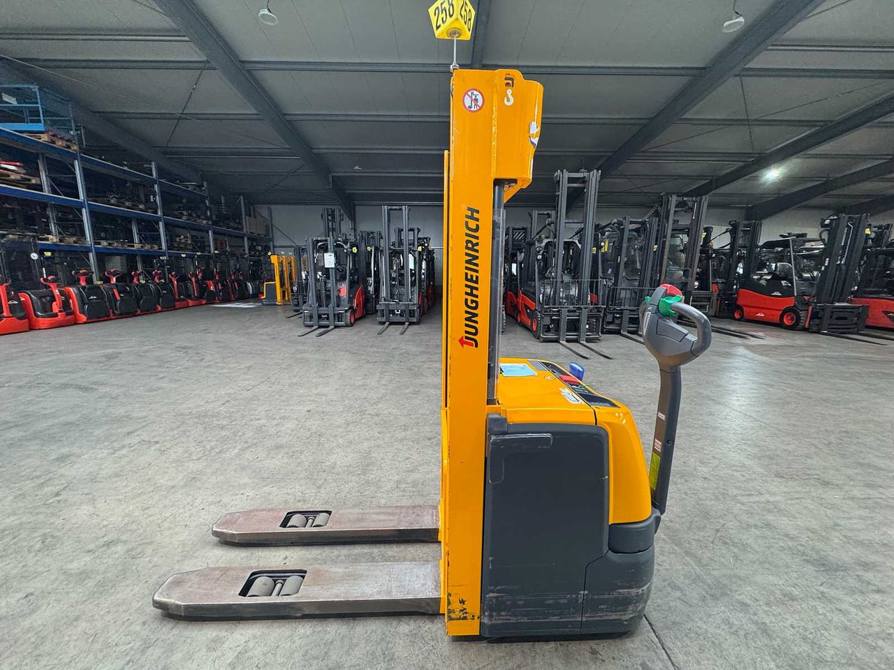 2015 JUNGHEINRICH EJC220 2,000KG STACKER PALLET TRUCK ANT FREE LIFT - Gabelstapler: das Bild 5 2015 JUNGHEINRICH EJC220 2,000KG STACKER PALLET TRUCK ANT FREE LIFT - Gabelstapler: das Bild 5