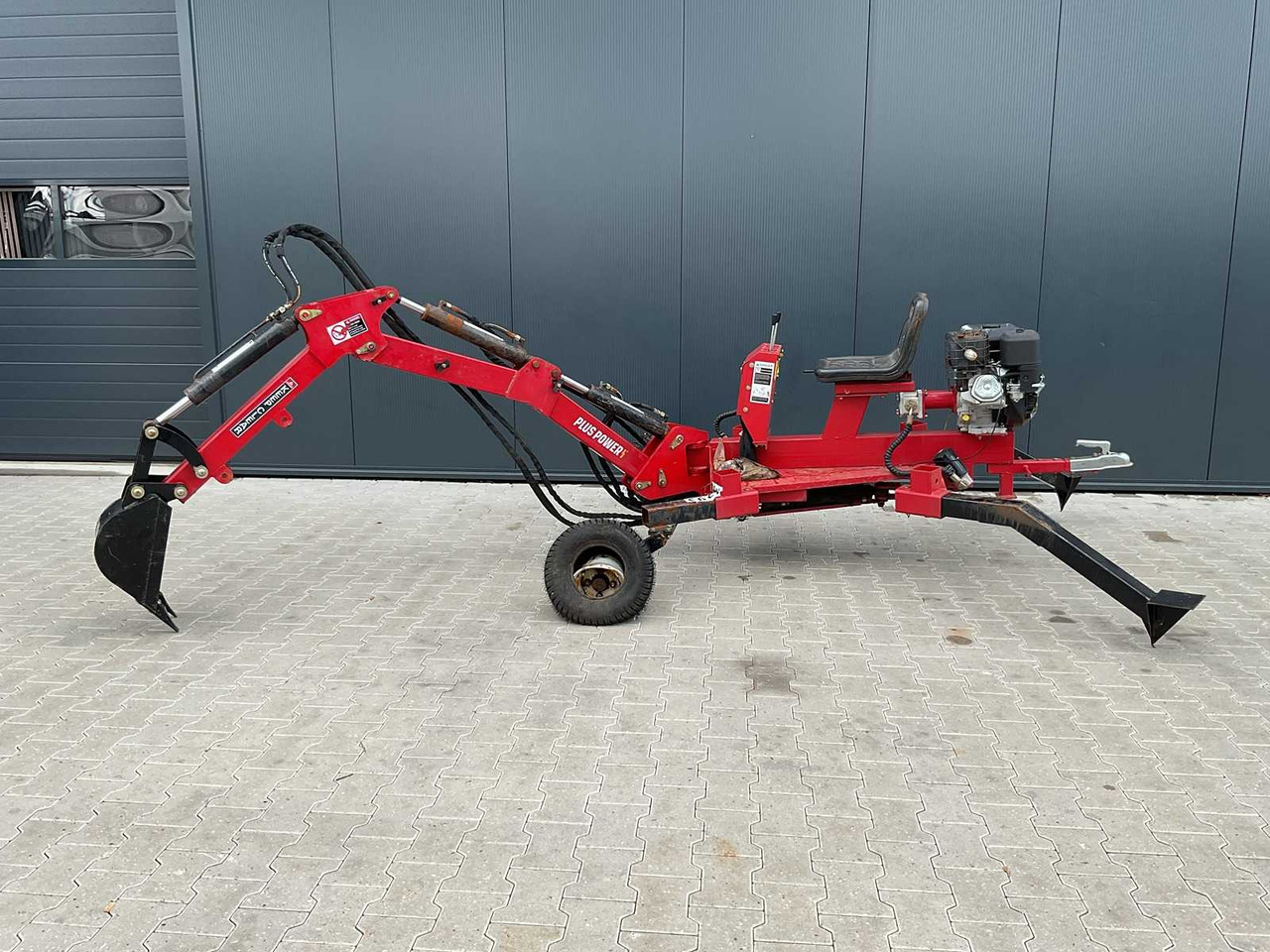 2021 EXCAVATOR WITH HITCH BACKHOE LOADER - Minibagger: das Bild 1 2021 EXCAVATOR WITH HITCH BACKHOE LOADER - Minibagger: das Bild 1