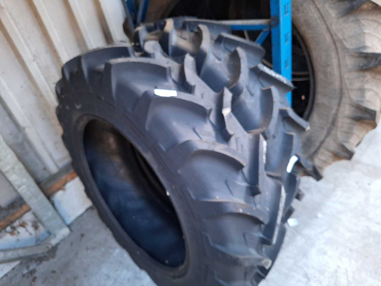 2x tractor tire Michelin 11.2-28 NEW - Felgen und Reifen für Traktor: das Bild 2 2x tractor tire Michelin 11.2-28 NEW - Felgen und Reifen für Traktor: das Bild 2