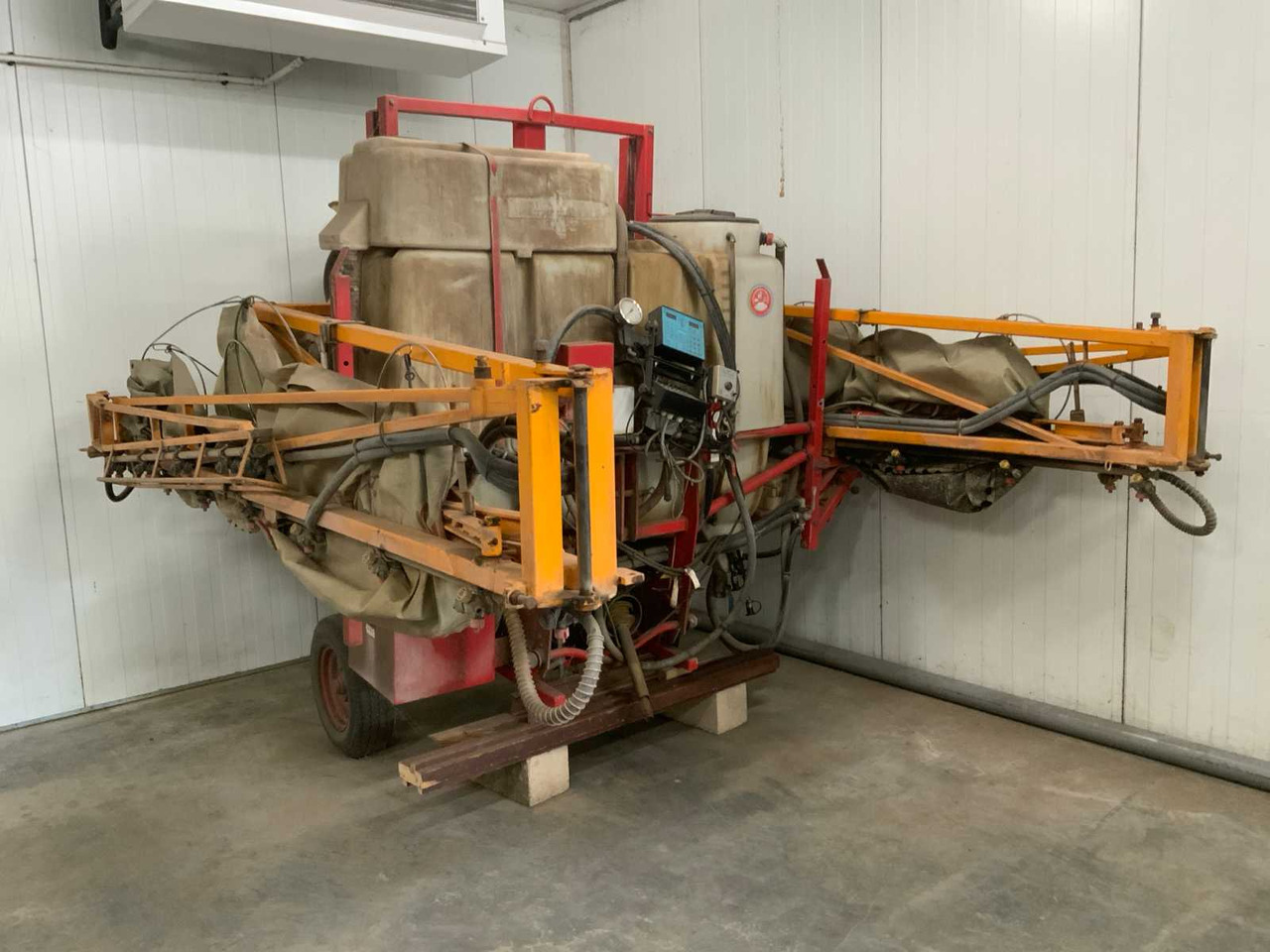 AGRIFAC 1118EH - Pflanzenschutzspritze: das Bild 1 AGRIFAC 1118EH - Pflanzenschutzspritze: das Bild 1