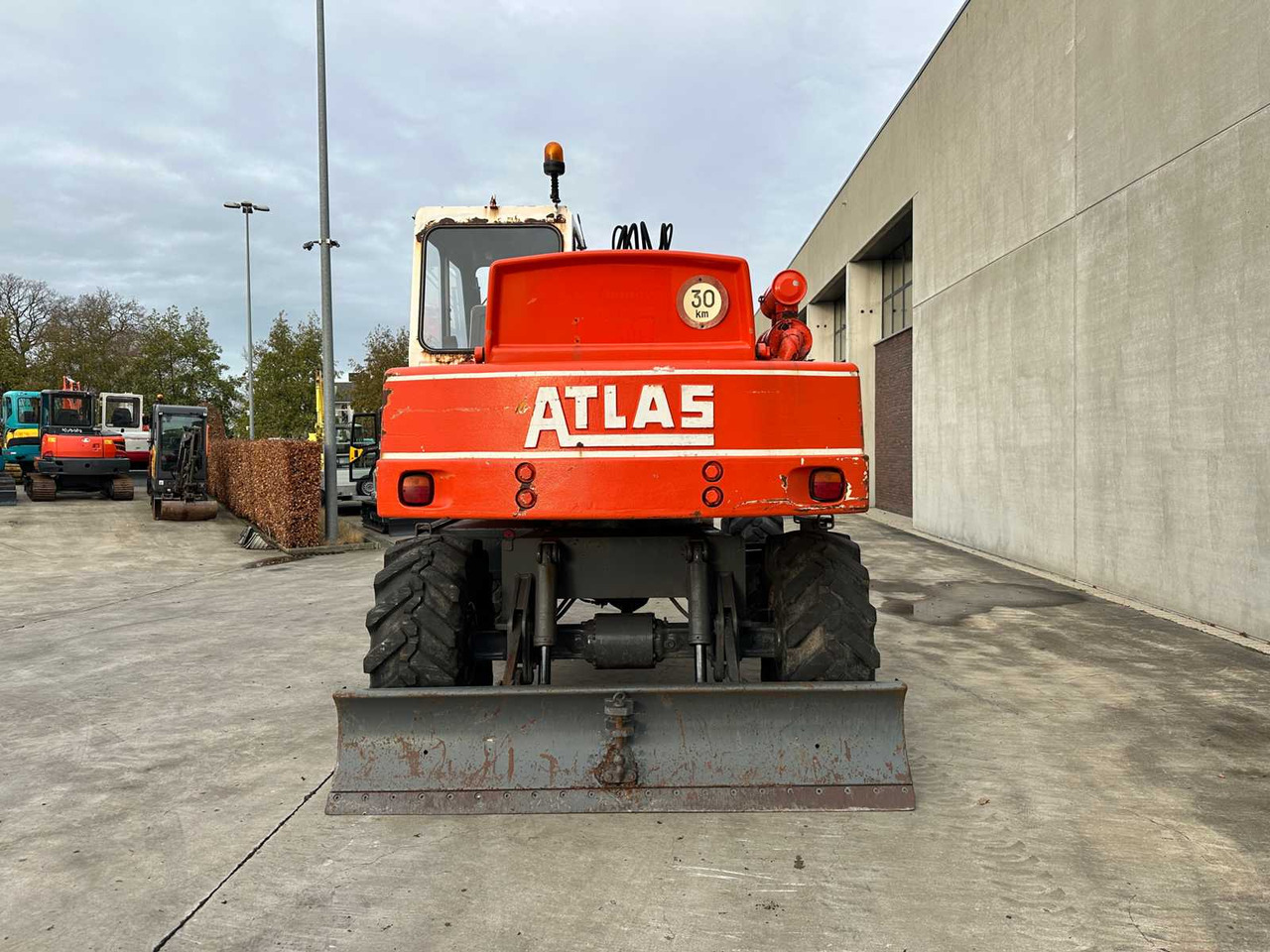 ATLAS - 1985 - 1302E - WHEELED EXCAVATOR - Mobilbagger: das Bild 5 ATLAS - 1985 - 1302E - WHEELED EXCAVATOR - Mobilbagger: das Bild 5