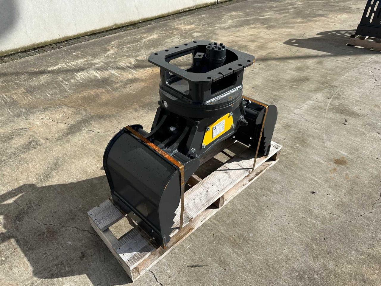 Mustang GRP150CH - Anbauteil für Baumaschine: das Bild 2 Mustang GRP150CH - Anbauteil für Baumaschine: das Bild 2