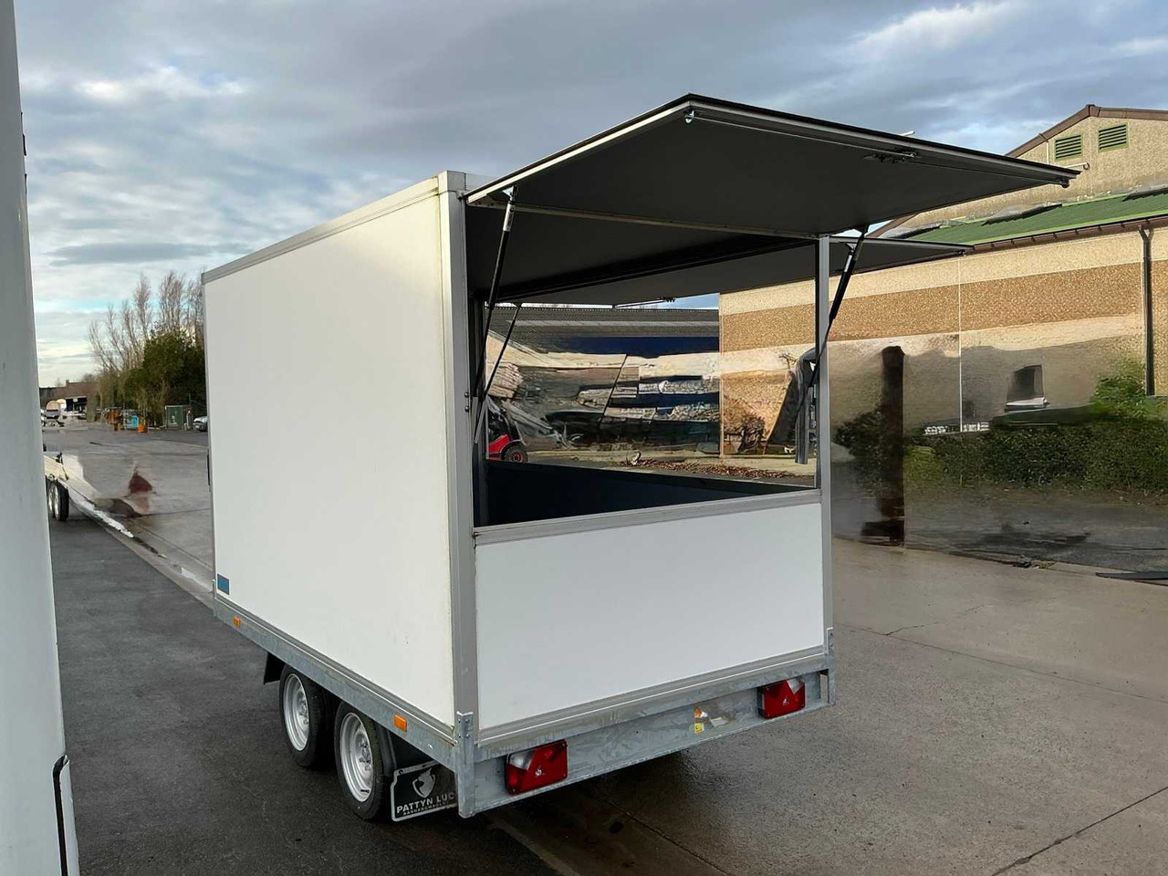 2023 HAPERT SAPPHIRE FOOD TRUCK - Anhänger: das Bild 4 2023 HAPERT SAPPHIRE FOOD TRUCK - Anhänger: das Bild 4