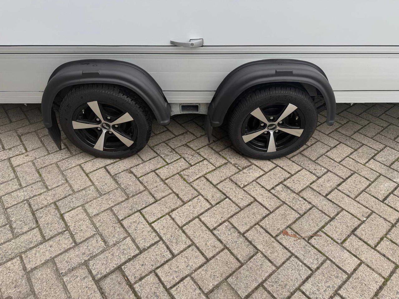 2024 CHEVAL LIBERTÉ C7 - 3.5T – DOUBLE AXLE – BOX BODY - Anhänger: das Bild 5 2024 CHEVAL LIBERTÉ C7 - 3.5T – DOUBLE AXLE – BOX BODY - Anhänger: das Bild 5