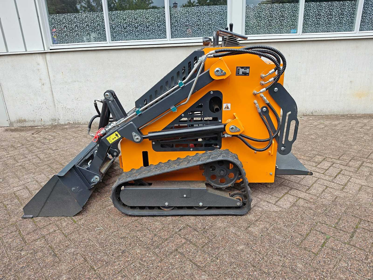Arteer QB-480 - Kompaktlader: das Bild 2 Arteer QB-480 - Kompaktlader: das Bild 2