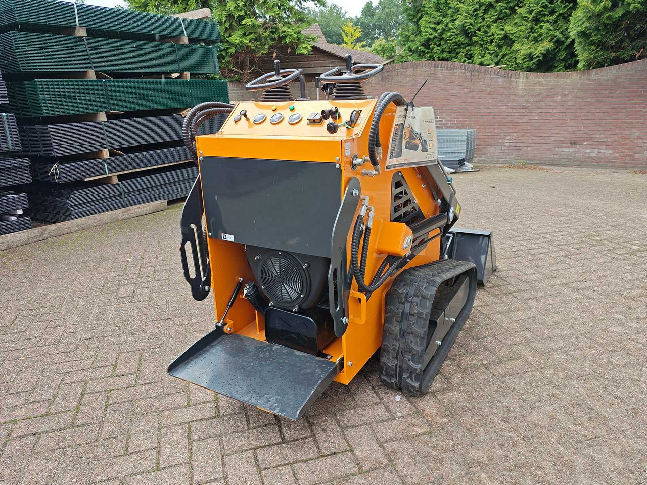 Arteer QB-480 - Kompaktlader: das Bild 5 Arteer QB-480 - Kompaktlader: das Bild 5