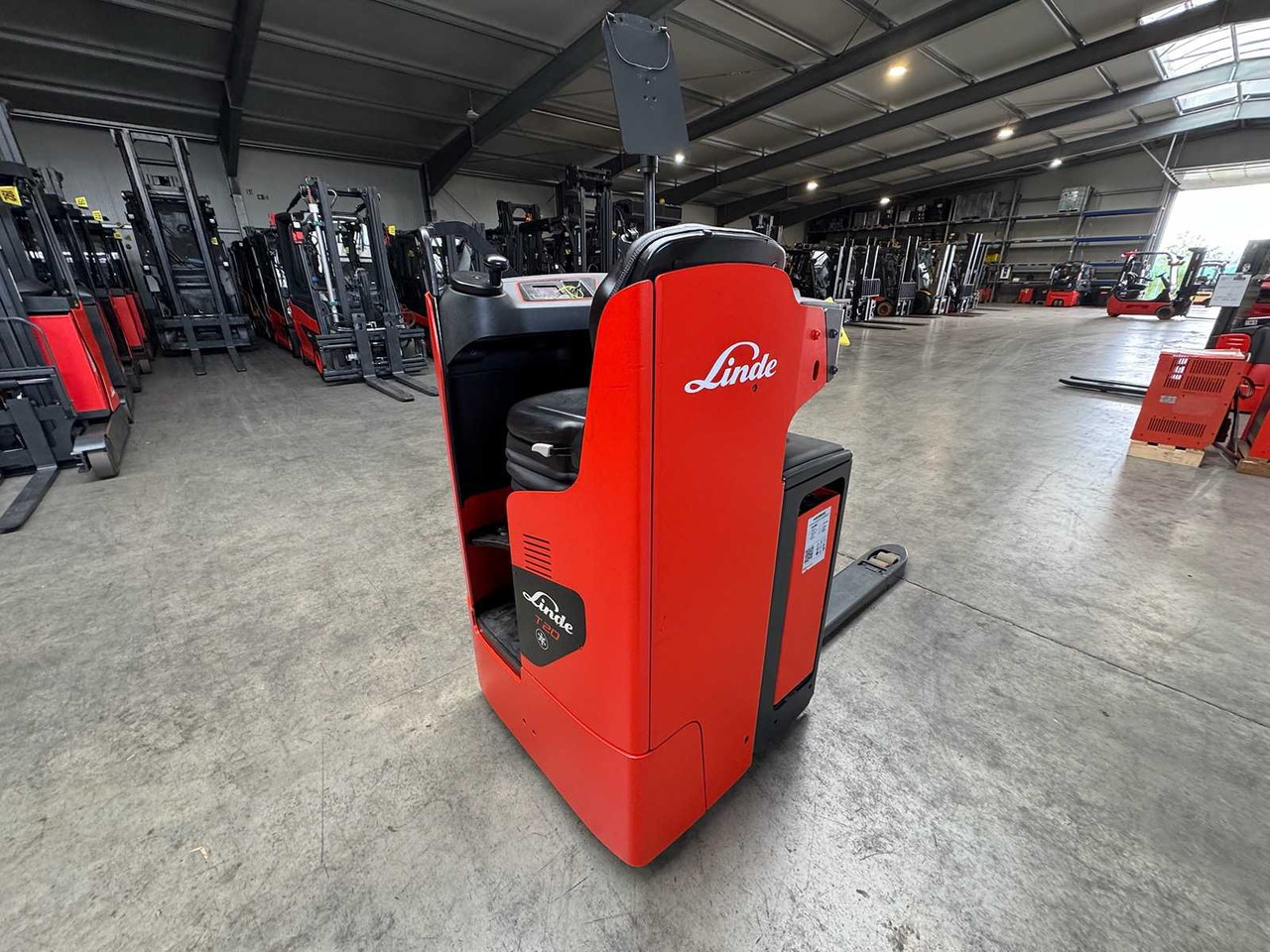 BATTERY 46/2023 BJ.2020 SERVICE + UVV 08/2026 LINDE T20R PALLET TRUCK STACKER ANT 4,715 HOURS - Gabelstapler: das Bild 3 BATTERY 46/2023 BJ.2020 SERVICE + UVV 08/2026 LINDE T20R PALLET TRUCK STACKER ANT 4,715 HOURS - Gabelstapler: das Bild 3