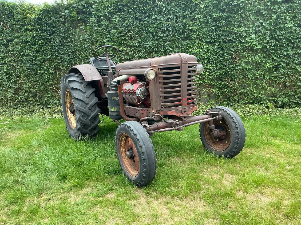 Belarus 600 - Traktor: das Bild 5 Belarus 600 - Traktor: das Bild 5