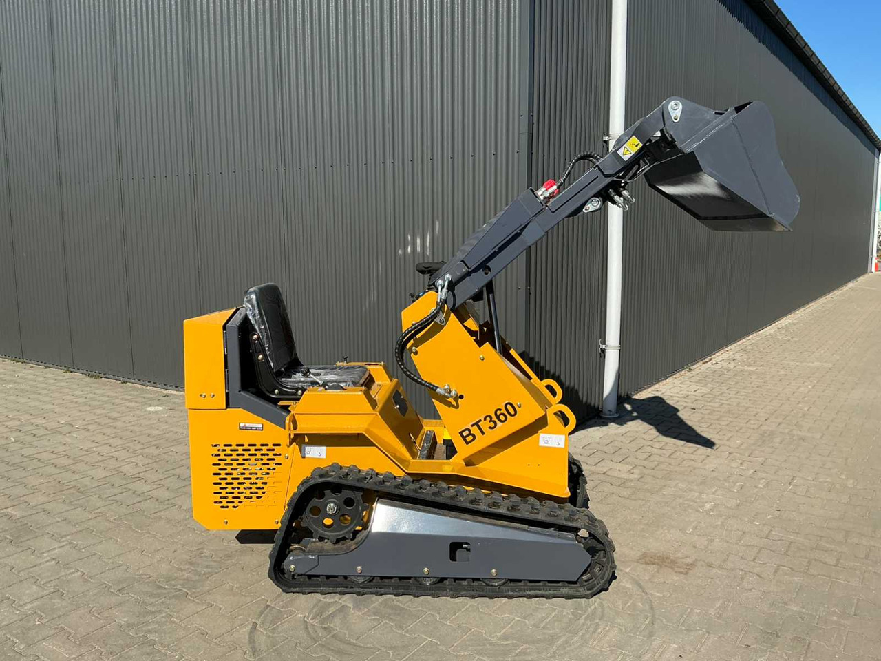 Bison Tek BT360 - Kompaktlader: das Bild 5 Bison Tek BT360 - Kompaktlader: das Bild 5